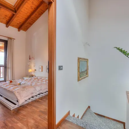 Vakantiehuis Miralago View&private Garden - Happy