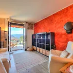 Casa vacanze Miralago View & Private Garden - Happy
