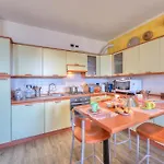 Casa vacanze Miralago View & Private Garden - Happy