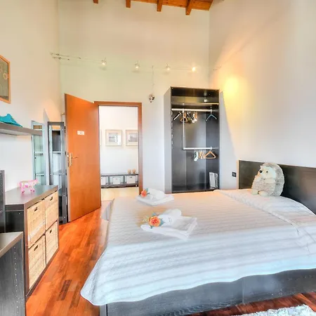Miralago View & Private Garden - Happy