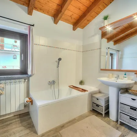 Ferienhaus Miralago View & Private Garden - Happy *