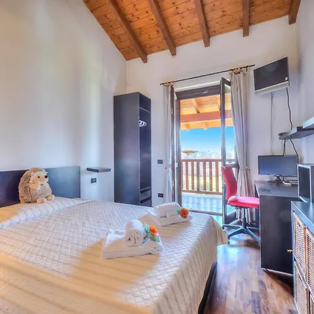 Ferienhaus Miralago View & Private Garden - Happy