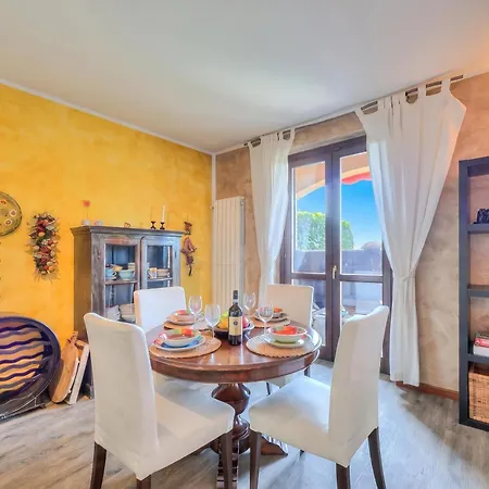 Miralago View & Private Garden - Happy