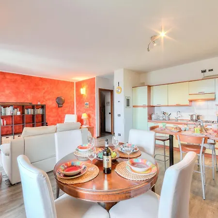 Miralago View & Private Garden - Happy Ferienhaus Ispra