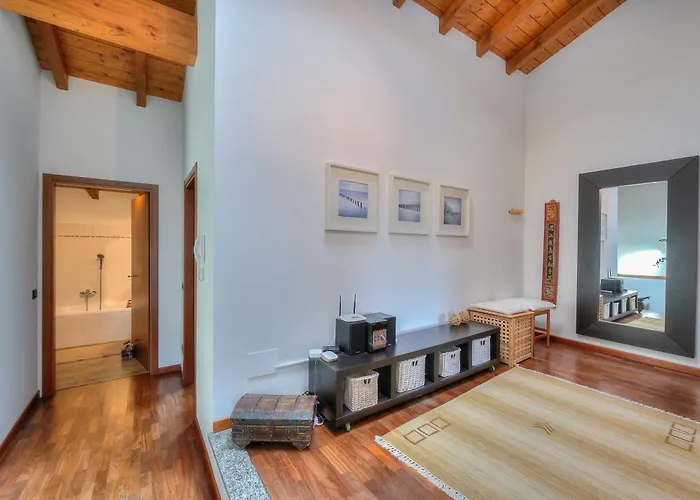 펜션 Miralago View & Private Garden - Happy *