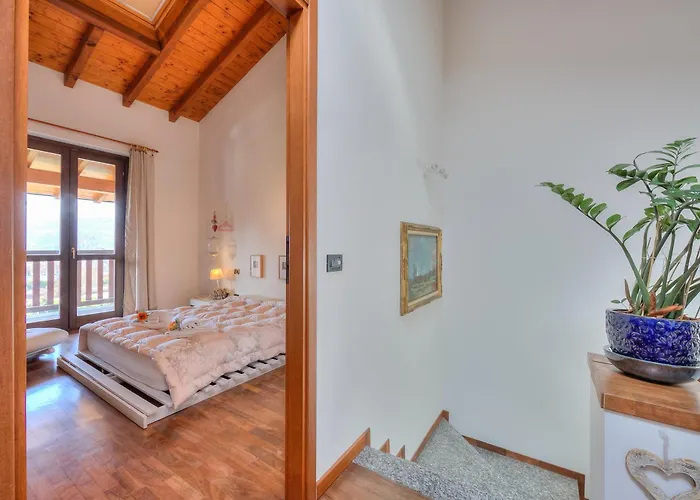 펜션 Miralago View & Private Garden - Happy