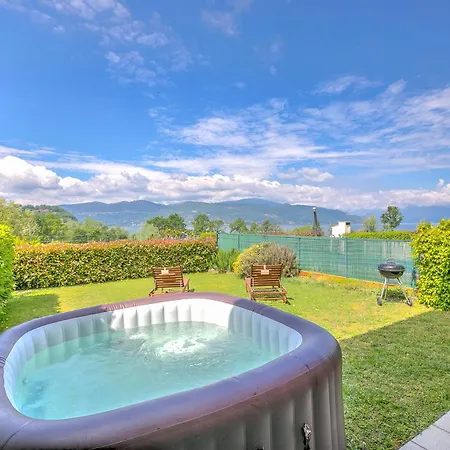 Miralago View Outside Whirlpool - Happy Holiday home *