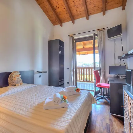 Miralago View & Private Garden - Happy 別荘