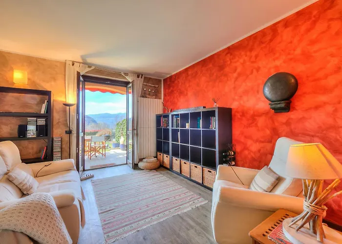 Сasa de vacaciones Miralago View & Private Garden - Happy