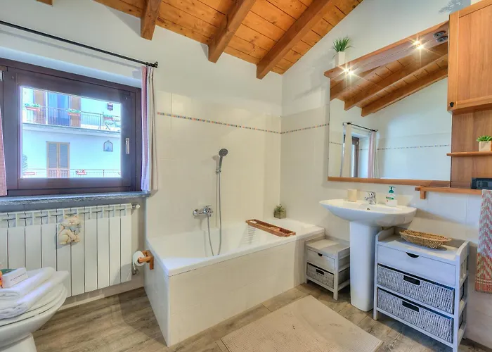 Miralago View & Private Garden - Happy *