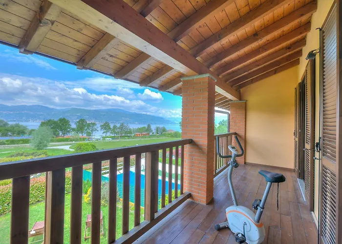 Miralago View & Private Garden - Happy Ispra